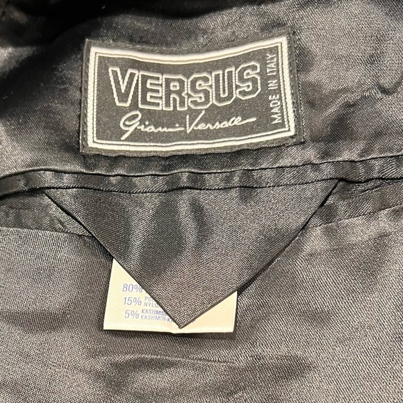 🌶️HOST PICK🌶️Mens Gianni Versus trench coat. Priced to sell! - Picture 4 of 5